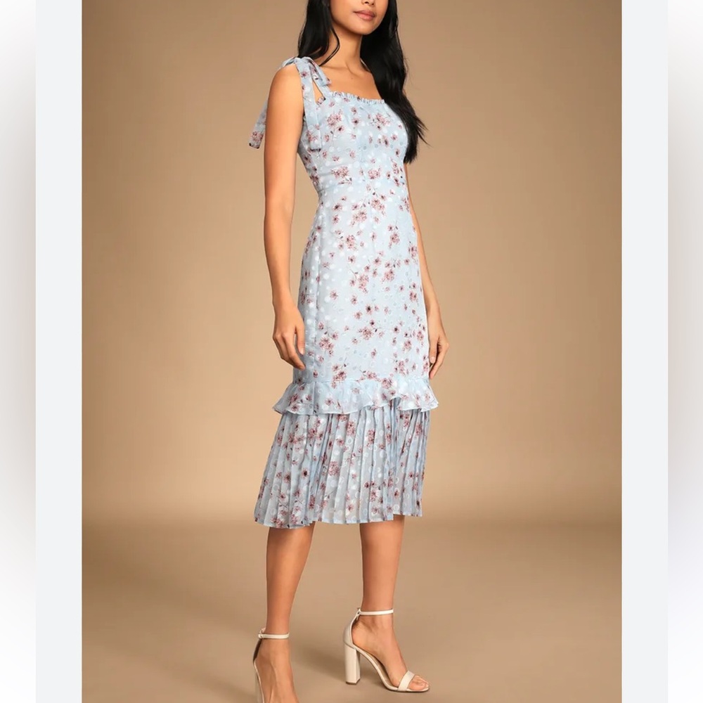 Lulus Terrace View Midi Dress M Floral Pleated NWT Cottagecore Romantic Party
